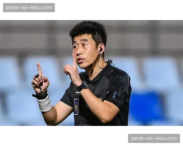 中超裁判员新赛季统一佩戴执法记录仪，加强场上沟通管理